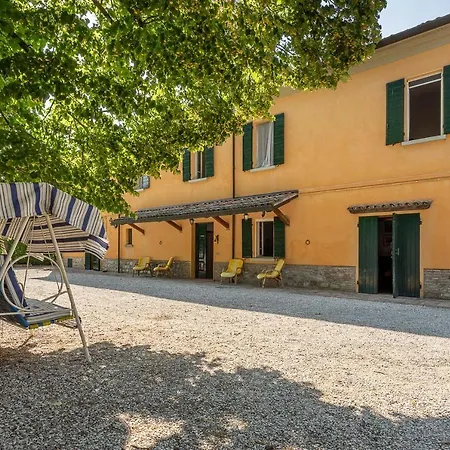Podere Terrerosse Con Piscina Nell'entroterra Di 别墅 里米尼