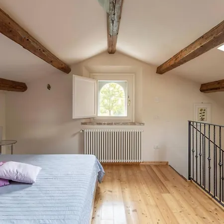 Podere Terrerosse Con Piscina Nell'entroterra Di Vila