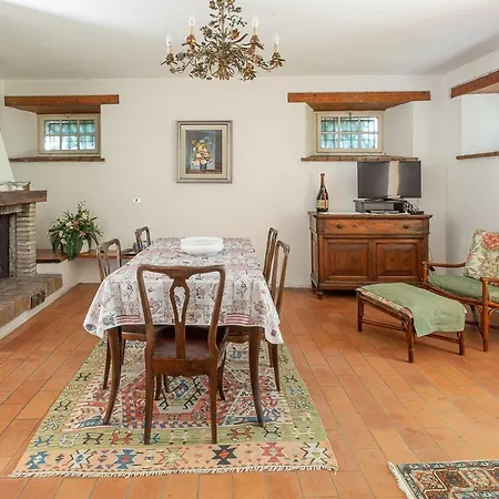 Вилла Podere Terrerosse Con Piscina Nell'entroterra Di *