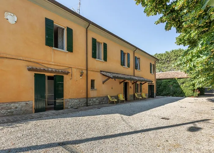 Podere Terrerosse Con Piscina Nell'entroterra Di *