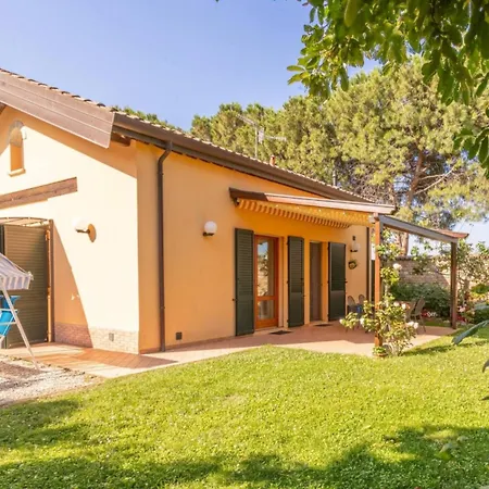 Podere Terrerosse Con Piscina Nell'entroterra Di *