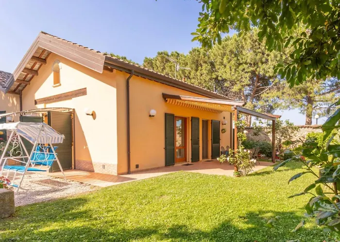 Podere Terrerosse Con Piscina Nell'entroterra Di *