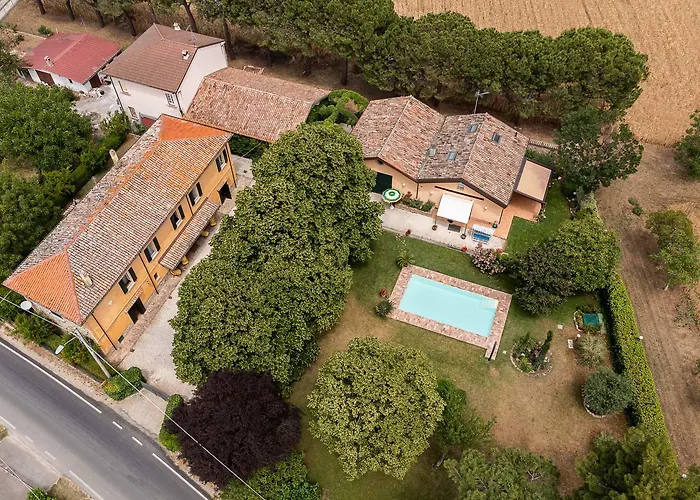 Вилла Podere Terrerosse Con Piscina Nell'entroterra Di *